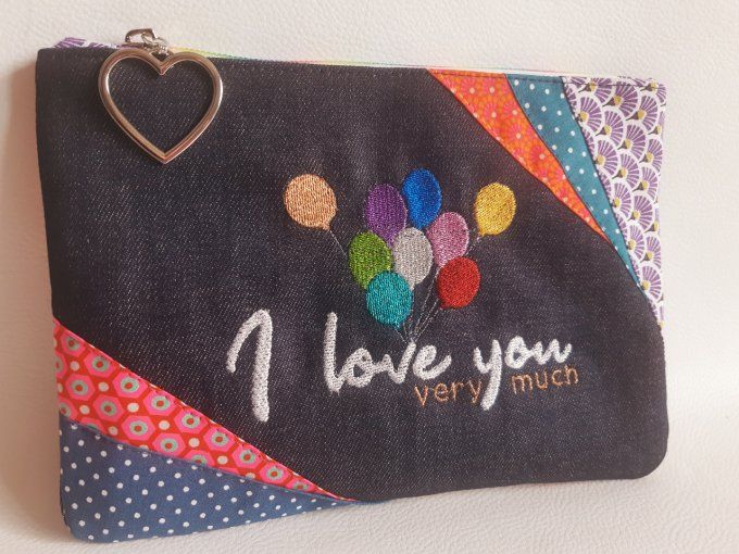 Trousse plate brodée - I love you / I hate you
