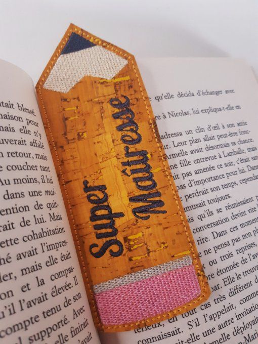 Marque-page Super Maitresse - crayon liège ocre
