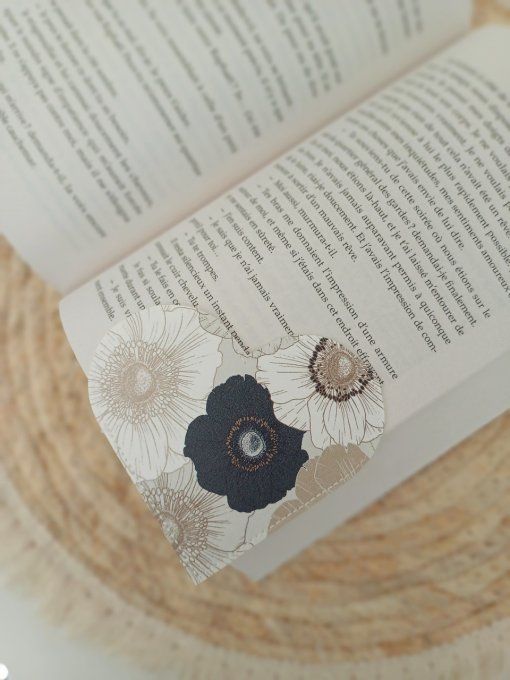 Marque-page Coeur - Fleurs blanches et noires