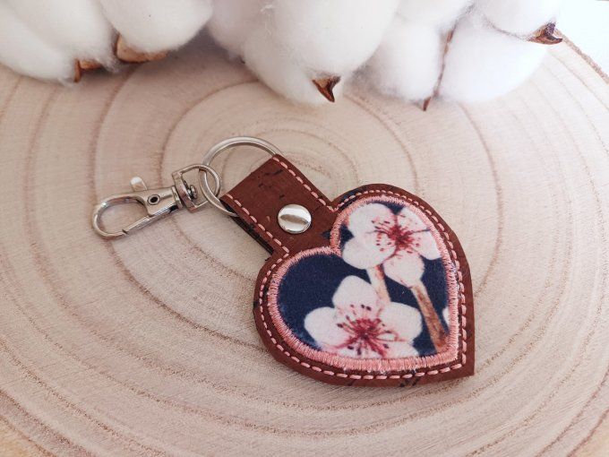 Porte-clé coeur - velours cerisier bleu marine