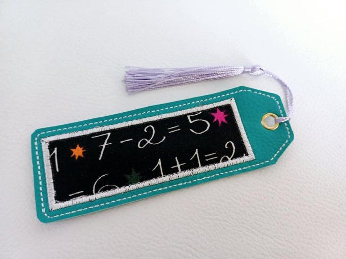 Ensemble  de protège carnet, pot à crayons et marque page assortis - motif chiffres
