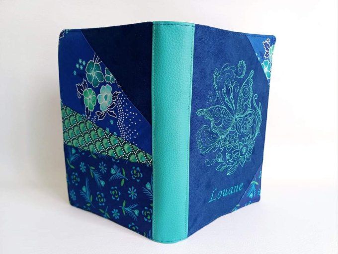 Ensemble protège carnet A5 personnalisé et son pot à crayons assortis - papillon bleu