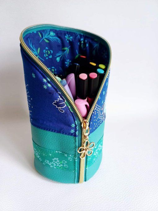 Ensemble protège carnet A5 personnalisé et son pot à crayons assortis - papillon bleu